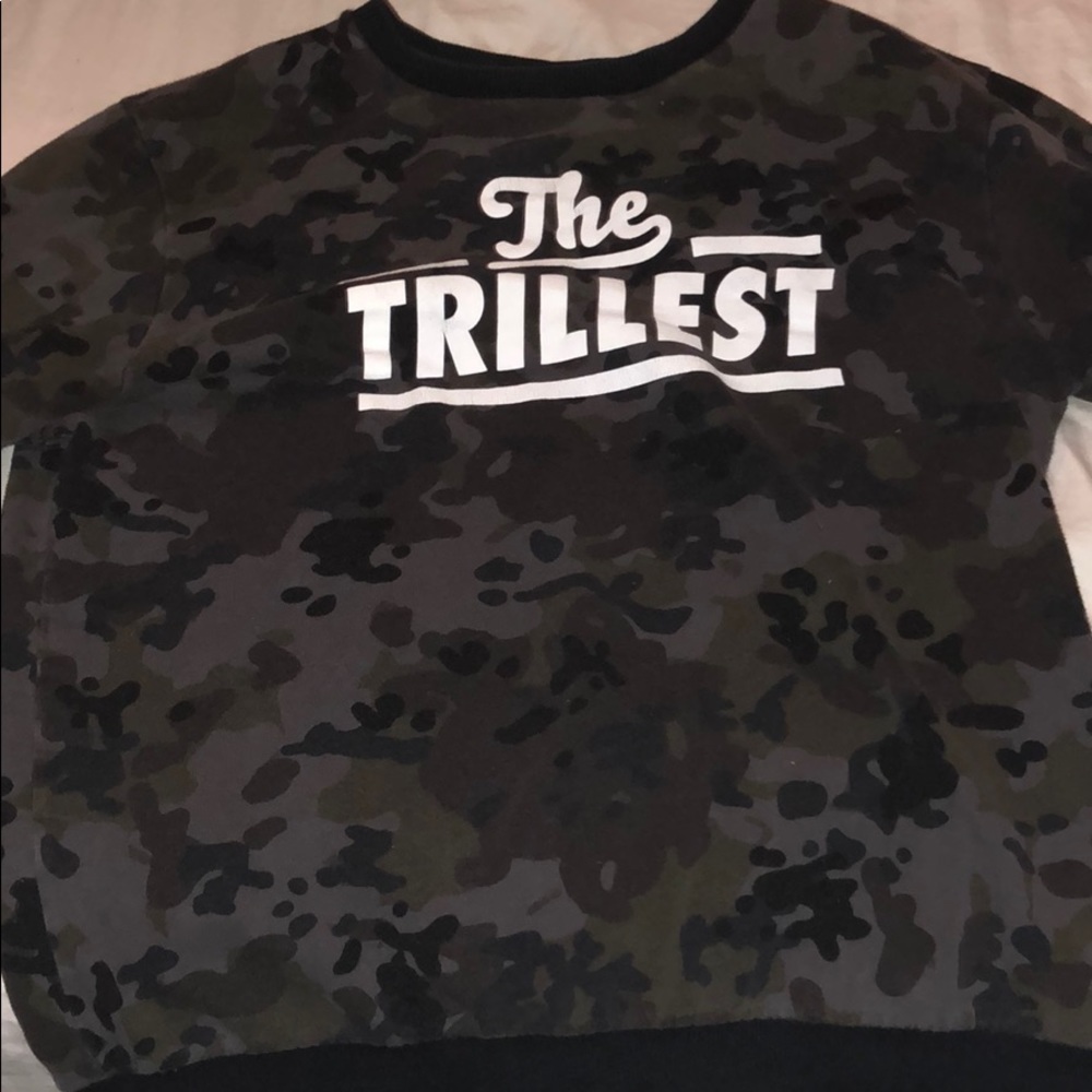 H&M sweater lightly used